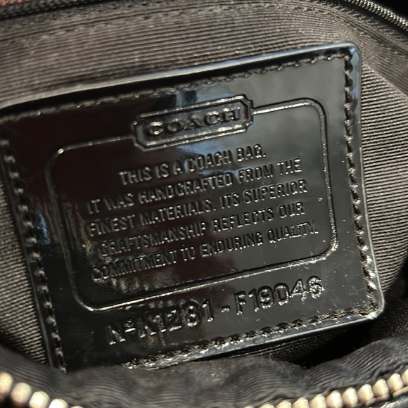 Coach signature jacquard logo stripe handbag purse. Black beige. Patent detail. - Picture 9 of 12